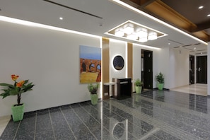 Hallway - Hotel Pragati The Grand (Ahmedabad)