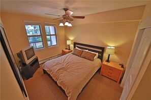 House, 1 Bedroom, Patio, Mountain View (Founders Pointe 4447)