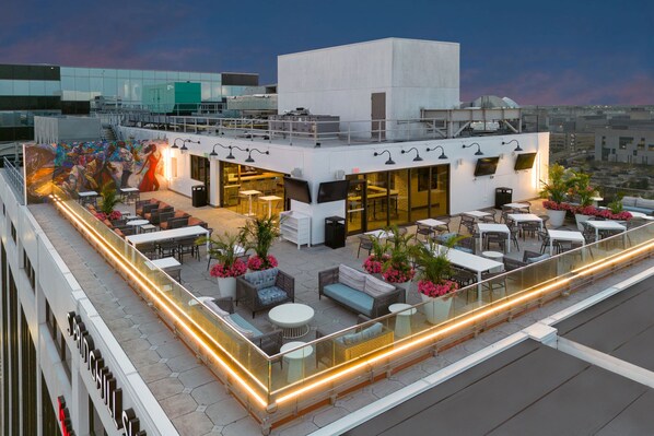 2 bars/lounges, lobby lounge, rooftop bar - TownePlace Suites New Orleans Downtown/Canal Street (New Orleans)