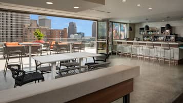 2 Bars/Lounges, Lobby-Lounge, Bar auf der Dachterrasse