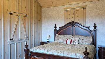 Pillow-top beds, individually decorated, individually furnished, desk