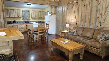 Comfort Cottage, 1 Bedroom (Teich Hutte - Pond Cottage) | Private kitchen | Fridge, microwave, oven, stovetop