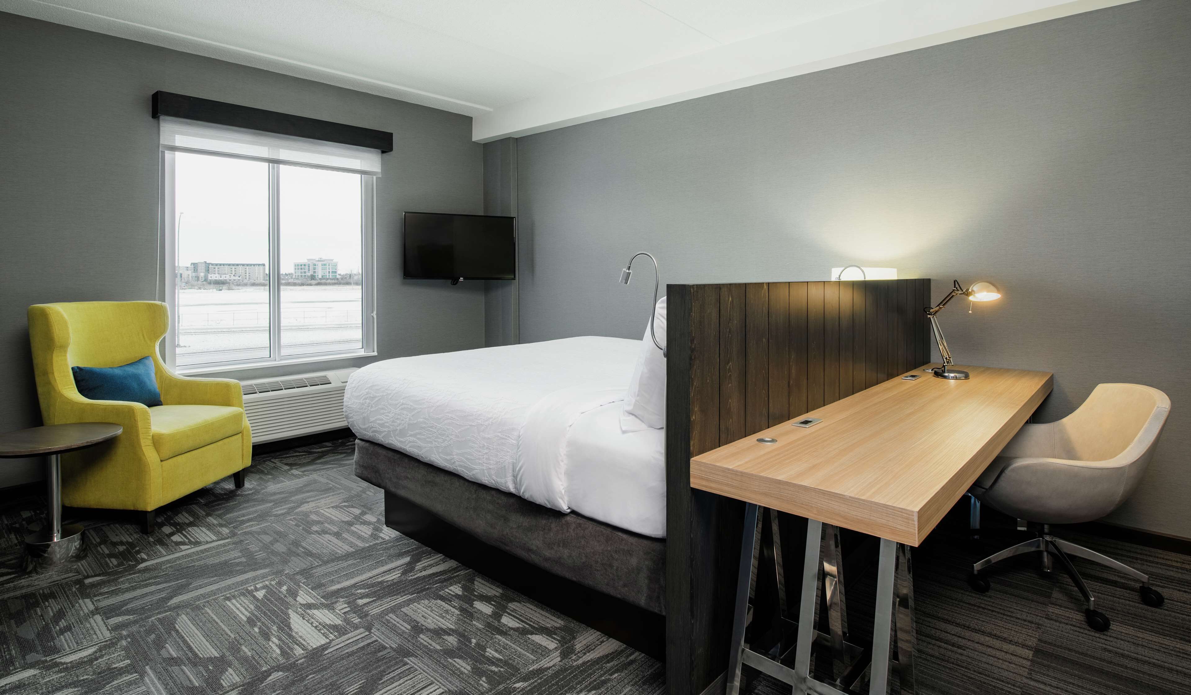 premium room, 1 king bed | 1 bedroom, hypo-allergenic bedding, desk, laptop workspace