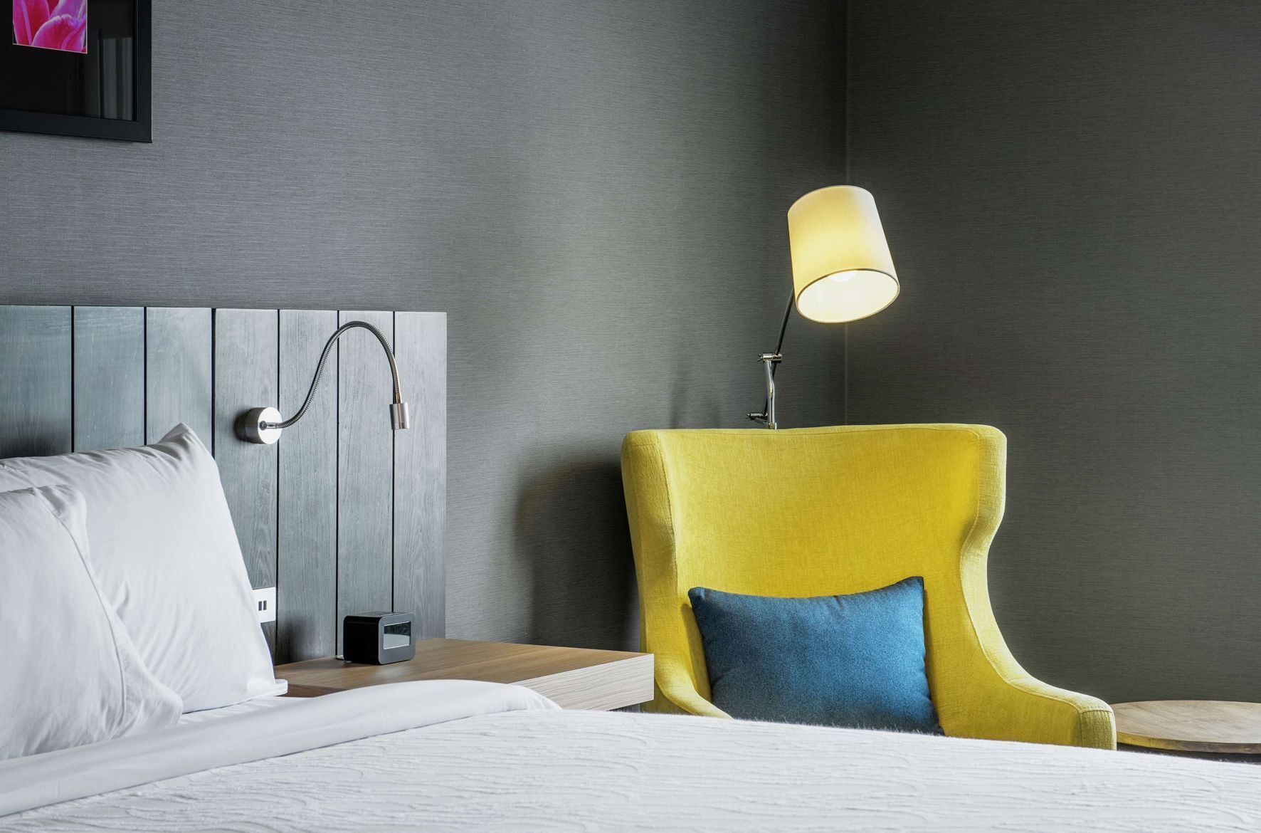 1 bedroom, hypo-allergenic bedding, desk, laptop workspace