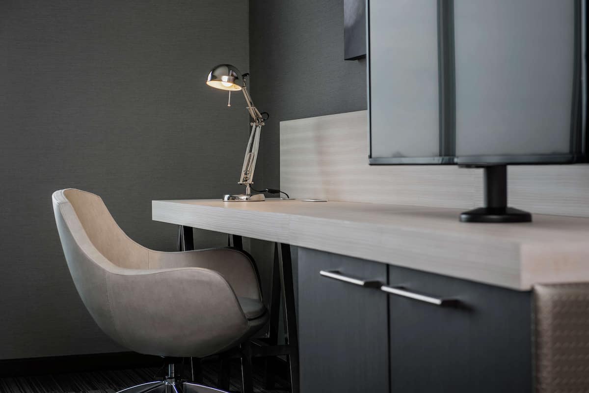 1 habitación, ropa de cama hipoalergénica y escritorio