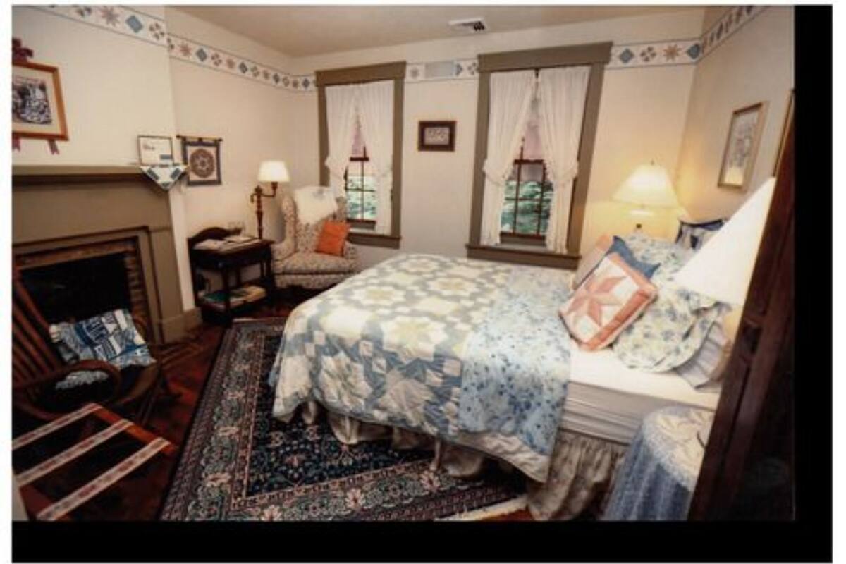 舒適客房, 私人浴室 (Quilt Queen Room) | 書桌、隔音、熨斗/熨衣板、免費無線上網