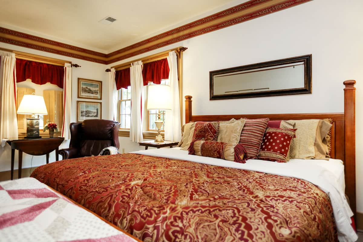 Room, Private Bathroom (Laurel King Suite Romantic Get Away) | Soundproofing, iron/ironing board, free WiFi, bed sheets
