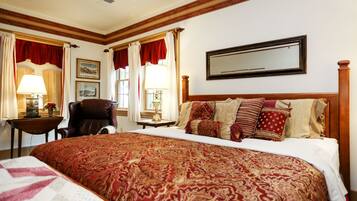 Zimmer, eigenes Bad (Laurel King Suite Romantic Get Away)