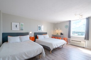 Suite estudio de lujo, 2 camas Queen size, cocina, vista a la ciudad | 1 habitación, escritorio, insonorización y wifi gratis 