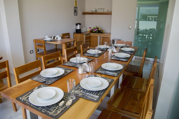Se sirven desayunos y comidas 