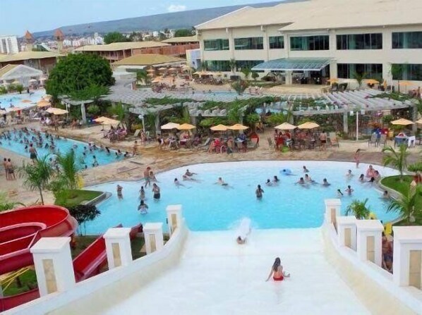 12 outdoor pools, pool umbrellas, pool loungers - Lacqua Di Roma - JC Temporada (Caldas Novas)