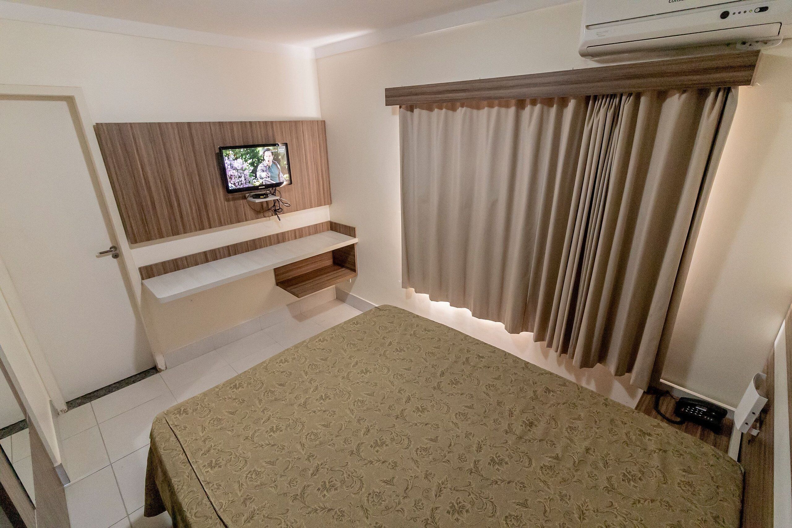 Apartment | 1 bedroom, in-room safe, blackout drapes