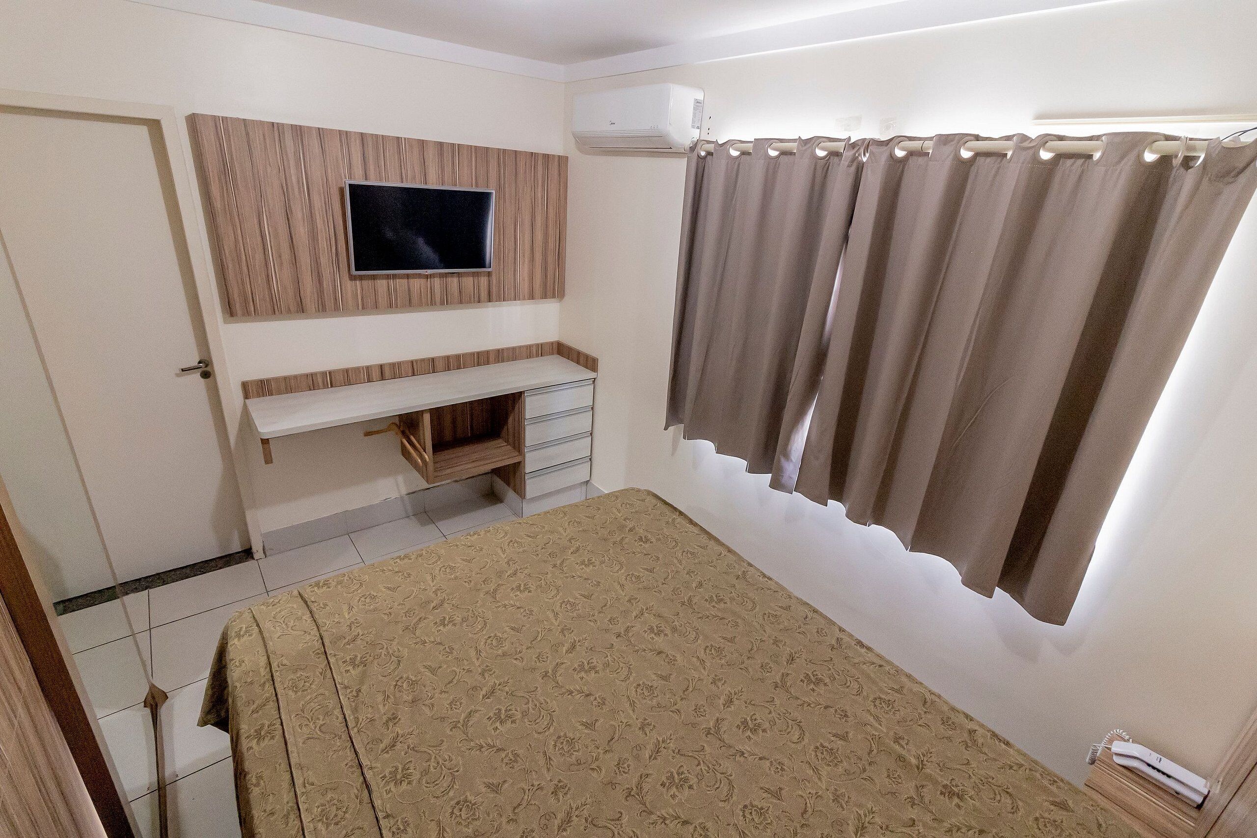 Basic Apartment | 1 bedroom, in-room safe, blackout curtains