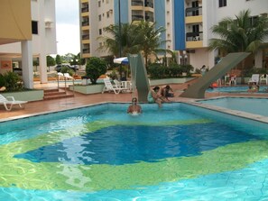 6 outdoor pools, pool umbrellas, pool loungers
