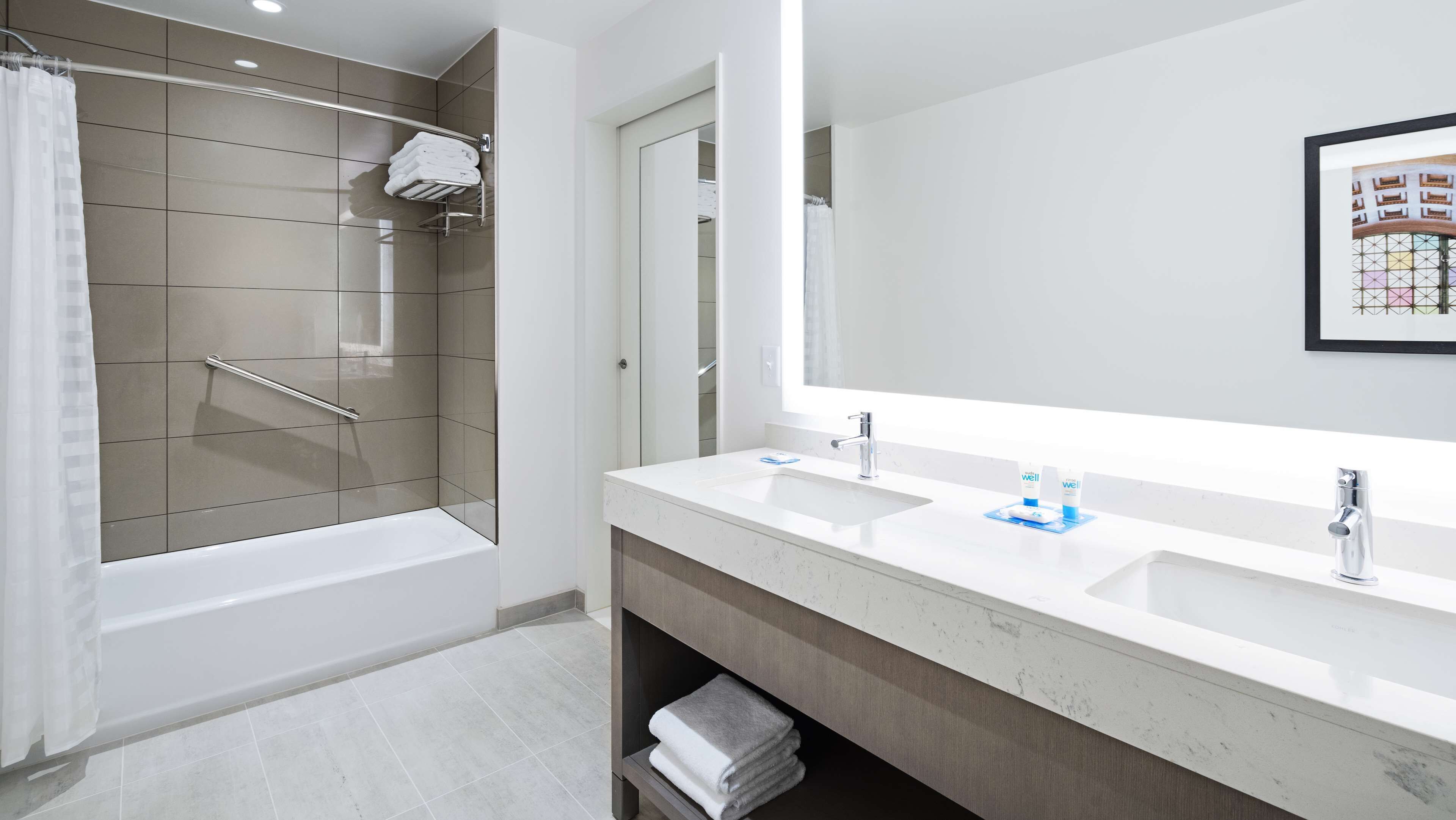 designer toiletries, towels