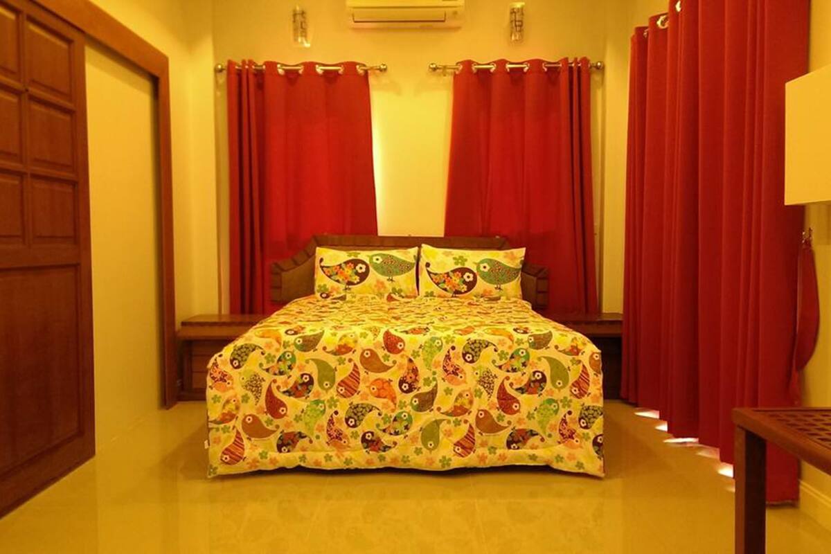 Family Room, 2 Bedrooms