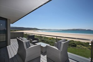 Executive Apartment, Beach View | Terrace/patio - Curio Bay Salt House Motel (Curio Bay)