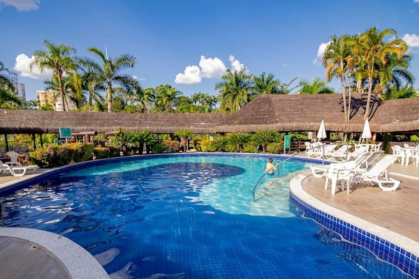 6 piscinas al aire libre, sombrillas, tumbonas