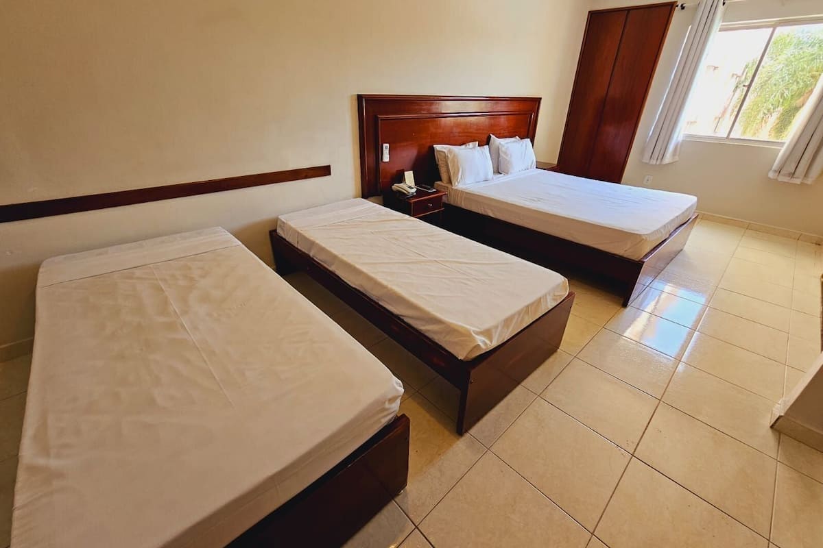 basic suite | free wifi, bed sheets