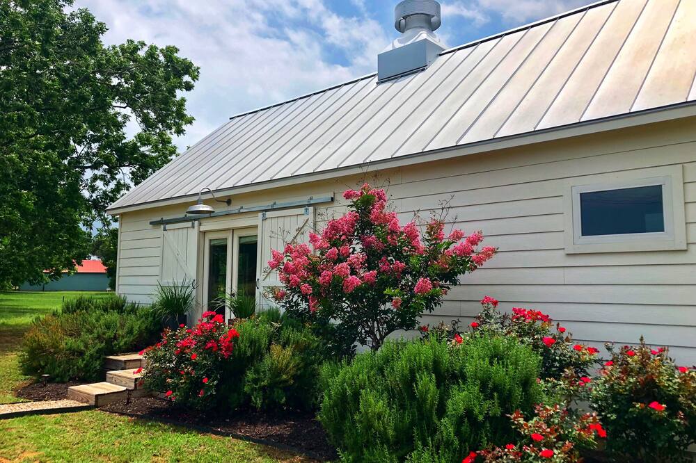 MODERN FARMSTEAD ON 10 SCENIC ACRES, JUST 5 MINUTES FROM MAIN STREET!