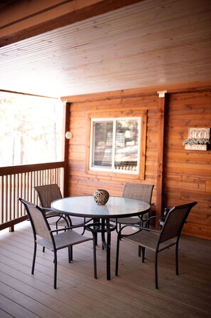 Outdoor dining -  SWEET, IMPECCABLE CABIN IN THE PINES ! HIKING, LAKES! (Show Low)
