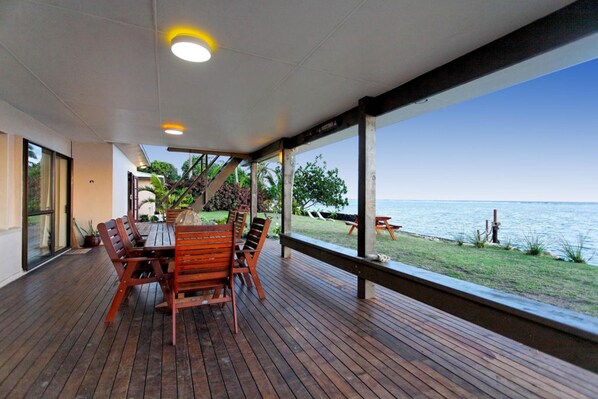 Terrace/patio - Raro Beach Bach (Rarotonga)