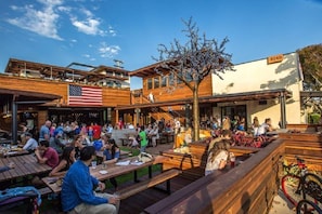Outdoor dining - Coastal Contemporary Living - Walk to Beach and Village! (Carlsbad)