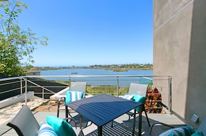 Outdoor dining - Coastal Contemporary Living - Walk to Beach and Village! (Carlsbad)