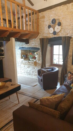 Chocolate Box cottage. Relax and let the world go by.