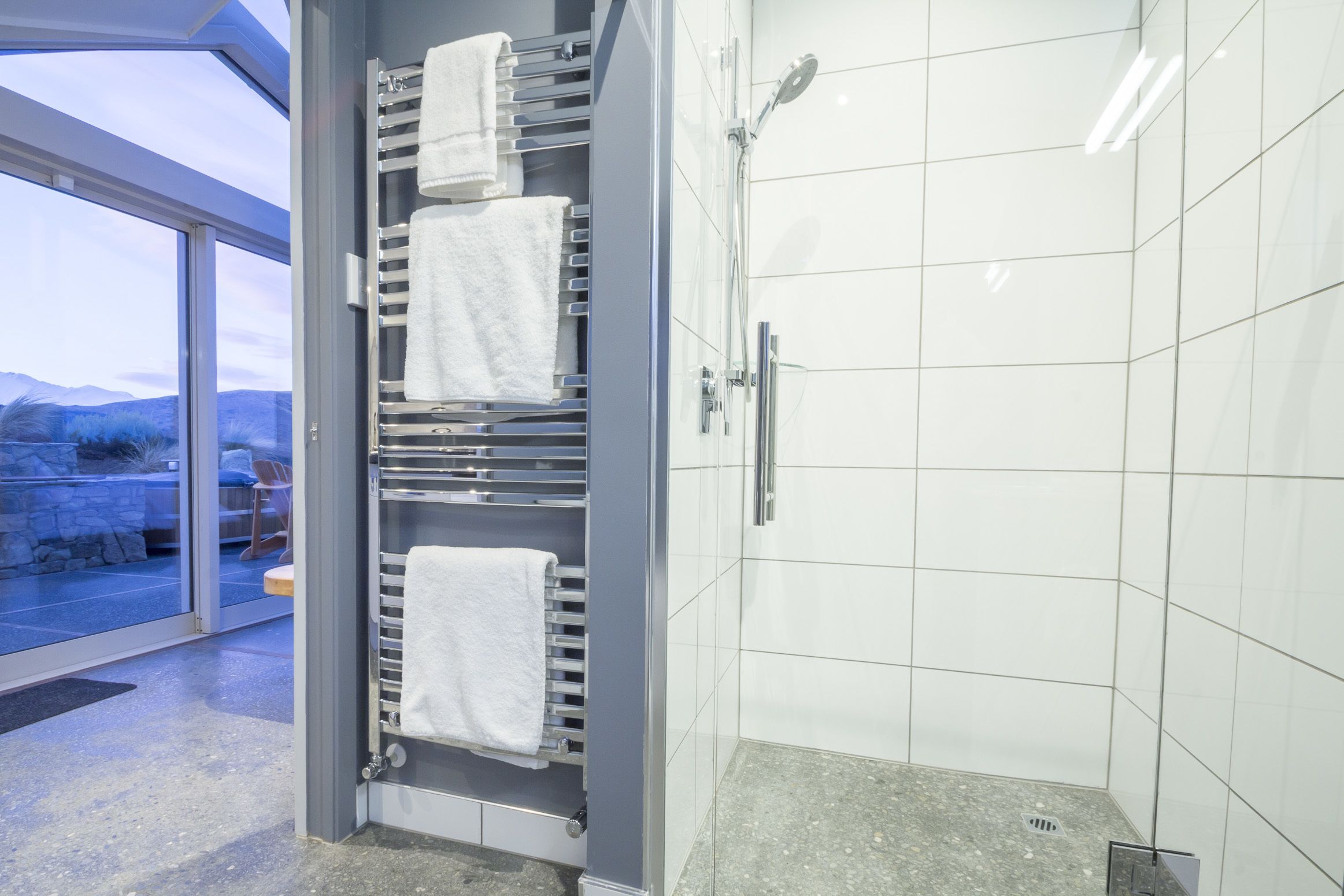 Studio, Mountain View (SkyBed) | Bathroom | Shower, free toiletries, bathrobes, towels