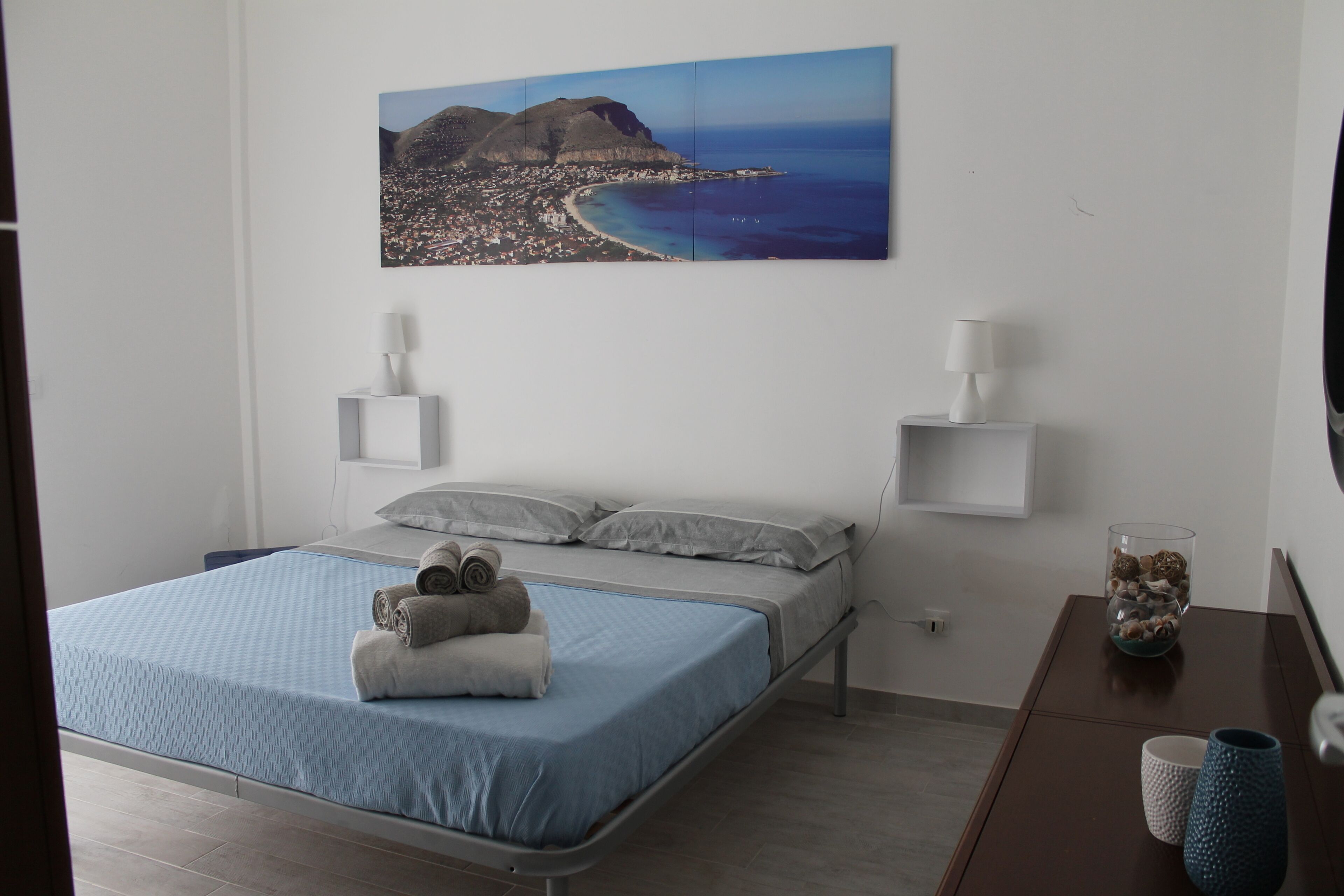 3 chambres, fer et planche à repasser, lit parapluie, Wi-Fi gratuit