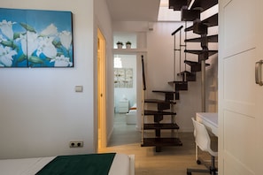 3 slaapkamers, een strijkplank/strijkijzer, gratis wifi, beddengoed