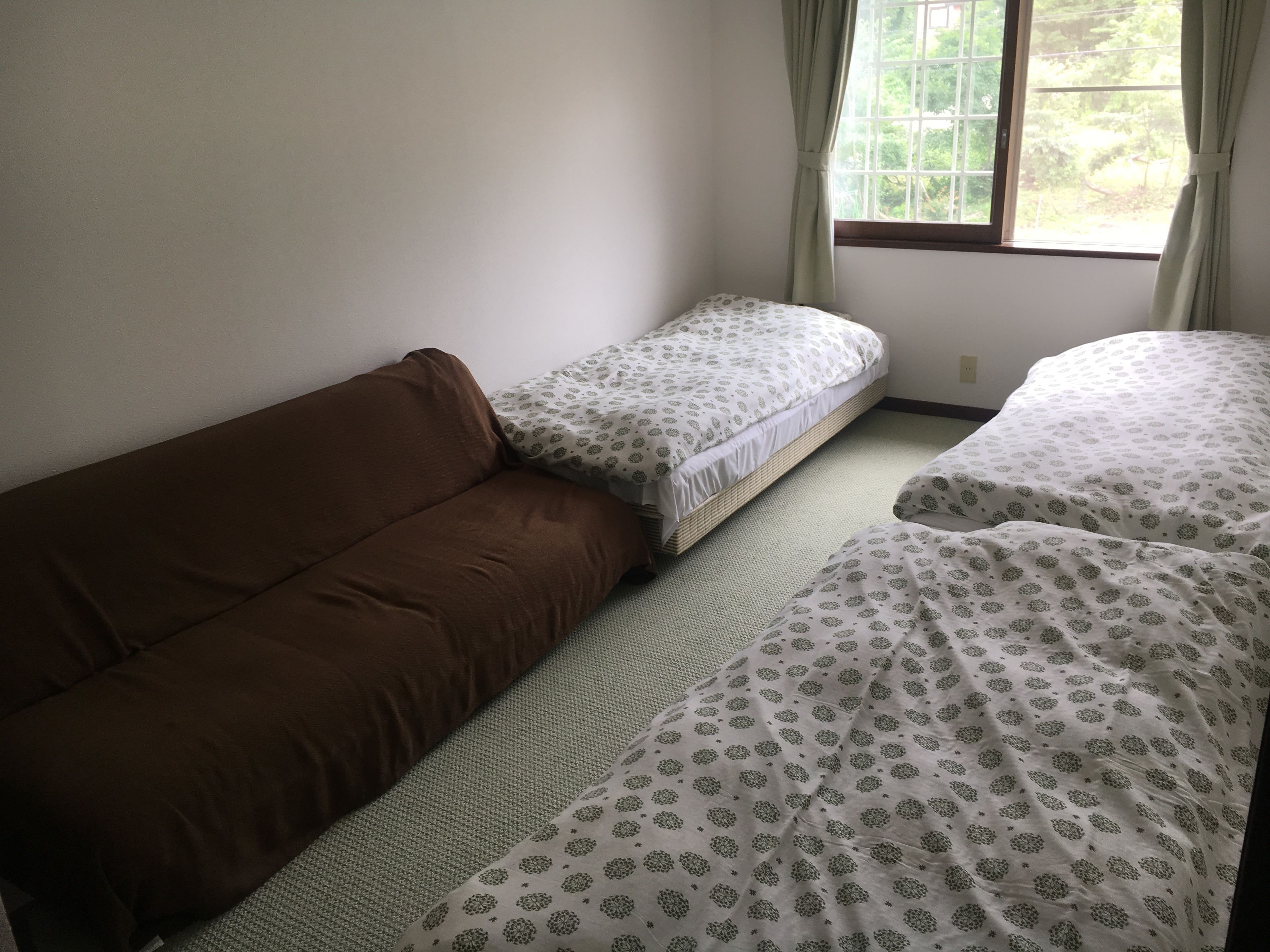 Free WiFi, bed sheets