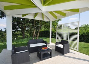 Terrace/patio - Villa Garden private heated pool and air conditioning in all rooms (Lonato del Garda (Brescia))