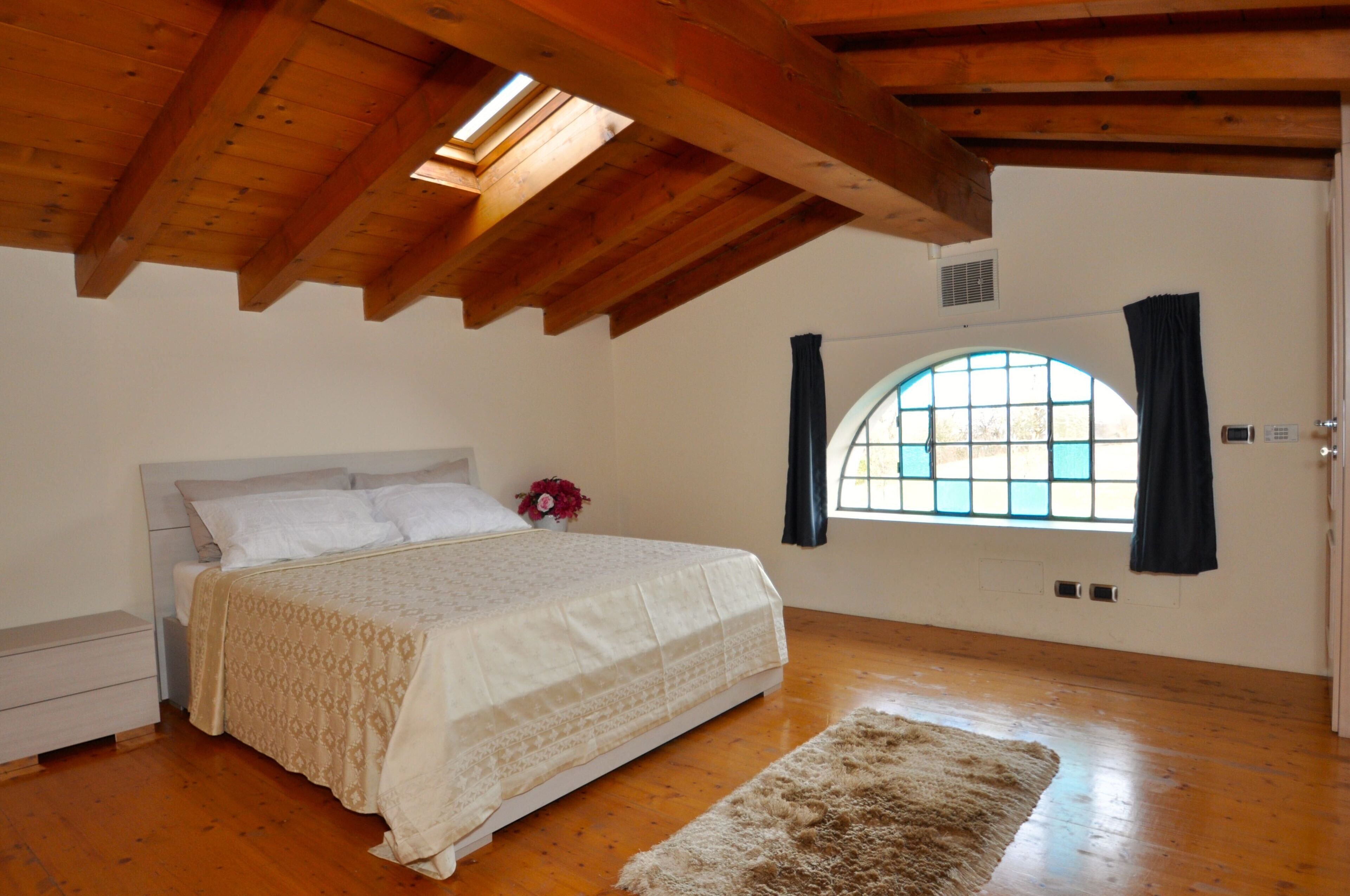 4 chambres, fer et planche à repasser, Wi-Fi gratuit, draps fournis