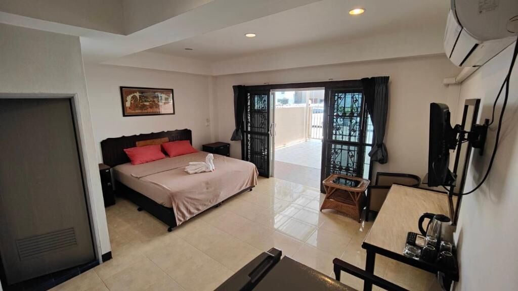 Leilighet – standard, balkong | Safe på rommet og wi-fi (inkludert)