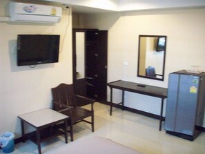 خزنة داخل الغرفة وواي فاي مجانًا