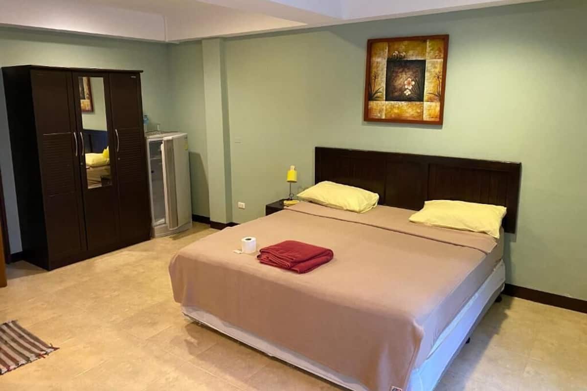 Basic Double or Twin Room | In-room safe, free WiFi