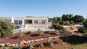 Exterior - Villa Monti - Stylish, modern vacation home with breathtaking 180° sea views (Carovigno)