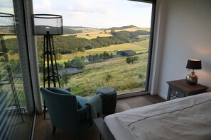 4 Schlafzimmer, Schreibtisch, Bügeleisen/Bügelbrett, Reisekinderbett