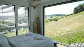 4 Schlafzimmer, Schreibtisch, Bügeleisen/Bügelbrett, Reisekinderbett