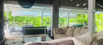 Cozy and modern charming villa 5 minutes walk from the beach