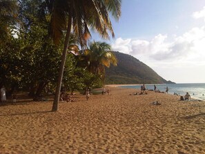 Beach nearby, sun-loungers, beach towels