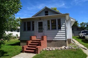 Exterior - Furnished & Stocked like an Extended Stay Hotel - Family & Pet Friendly (Ashley)