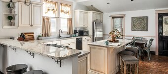 Intérieur magnifique, à pied du centre-ville, maison historique de 1901 incroyablement rénovée!