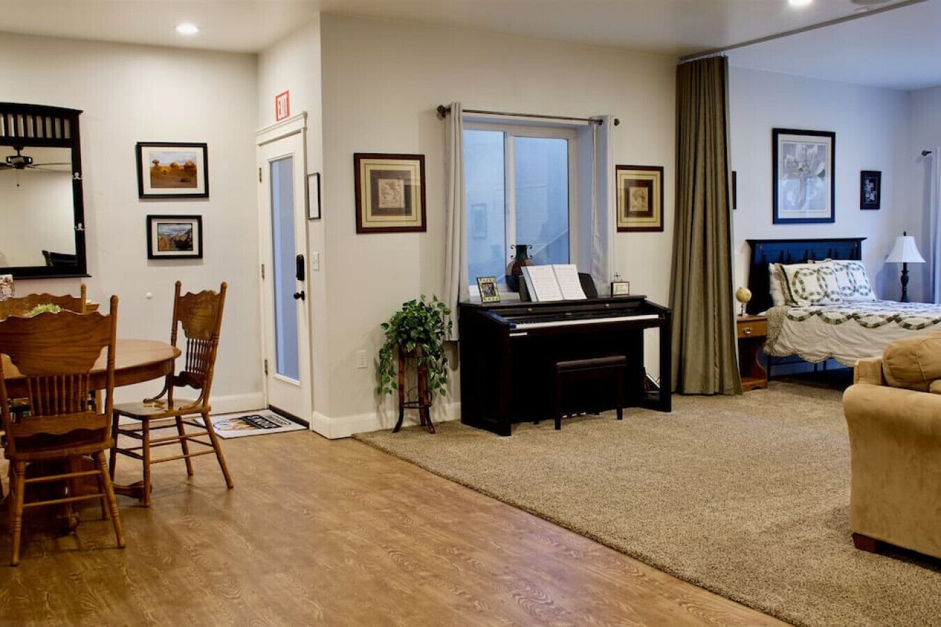 1 chambre, fer et planche à repasser, lit parapluie, Wi-Fi