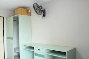 Standard Fan Room | Room amenity