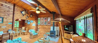 SEEN ON HGTV -2024--YOUR YEAR to EXPLORE-- Hale Sweet Hale- HOT TUB -Romantic