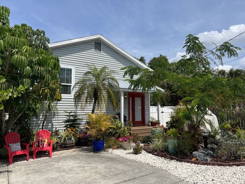 * Cozy Beach House * Look No Further *