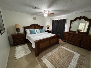 3 chambres, fer et planche à repasser, lit parapluie, Wi-Fi gratuit